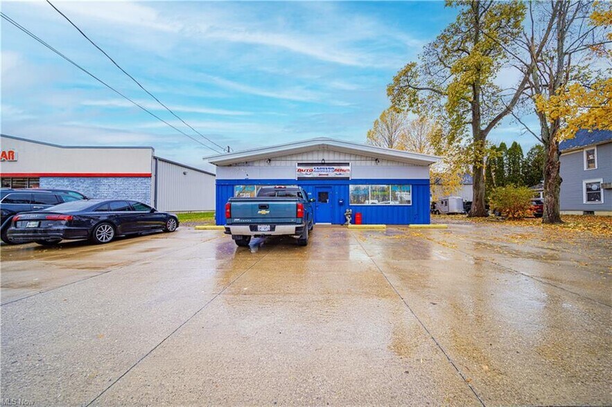 More Photos Of 391 E Main St, Andover Auto Repair For Sale