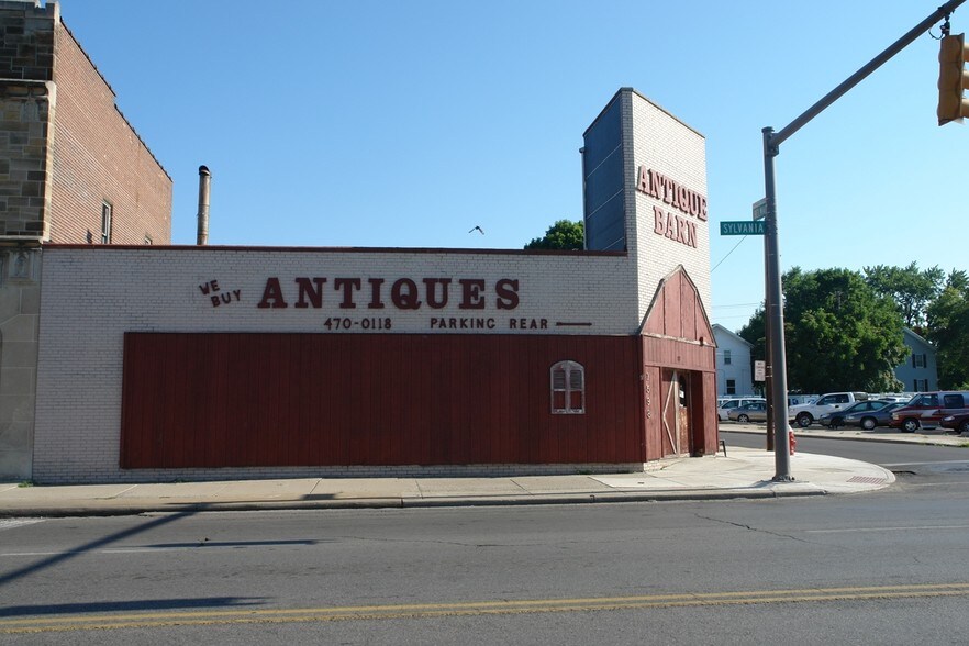 More Photos Of 1602 W Sylvania Ave, Toledo Theater Concert Hall For Sale