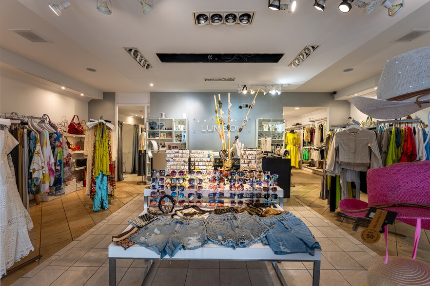 More Photos Of 1158-1170 Prospect St, La Jolla Storefront Retail Office For Lease