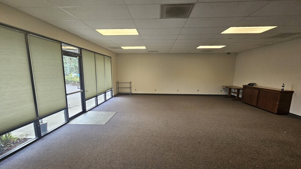 More Photos Of 1933 Belmont Loop, Woodland Office For Lease