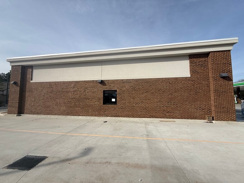More Photos Of 92 Auburn Gate Ln, Auburn Convenience Store For Lease