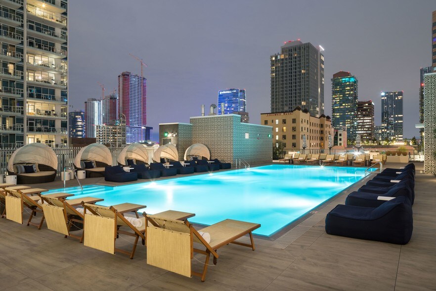 More Photos Of 825 S Hill St, Los Angeles Apartments For Lease