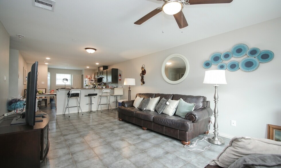 More Photos Of 1318 Avenue A, South Houston Apartments For Sale