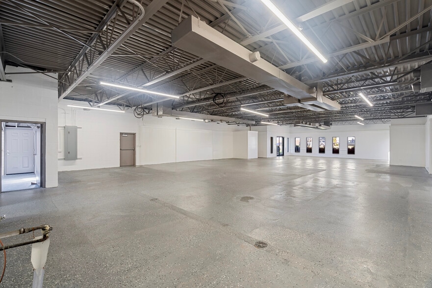 More Photos Of 6363 Lincoln Hwy, Matteson Office For Sale