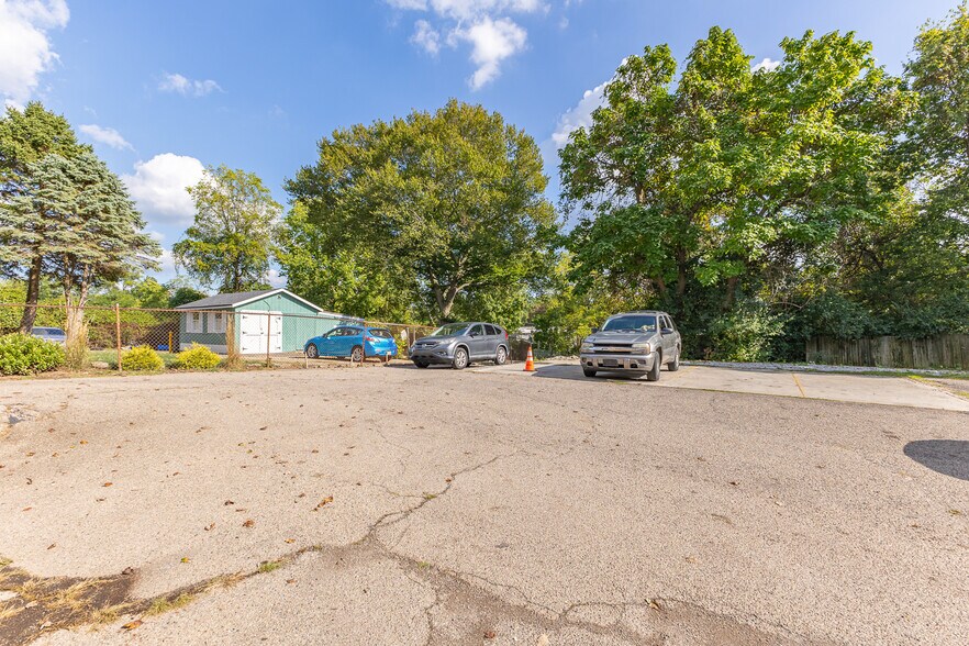 More Photos Of 6914 Montgomery Rd, Cincinnati Apartments For Sale