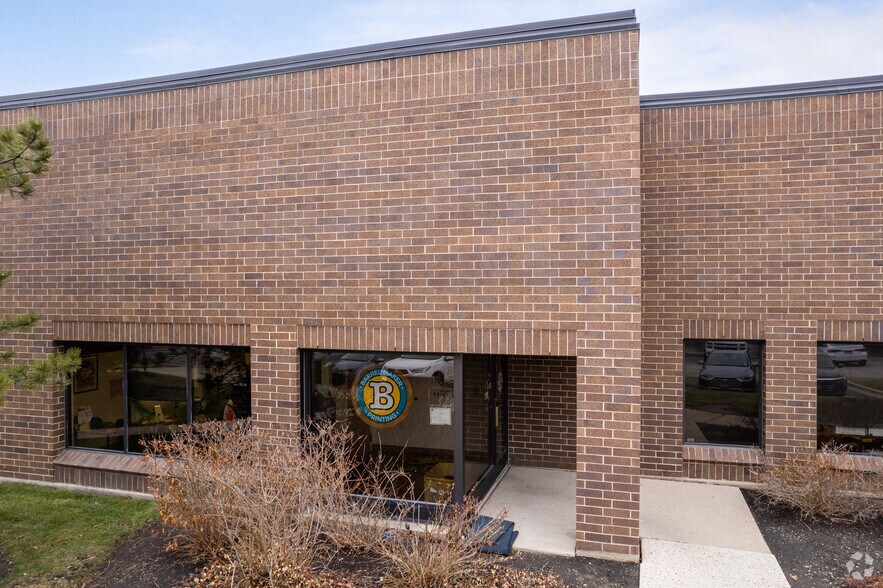 More Photos Of 1405-1495 Busch Pky, Buffalo Grove Research And Development For Lease