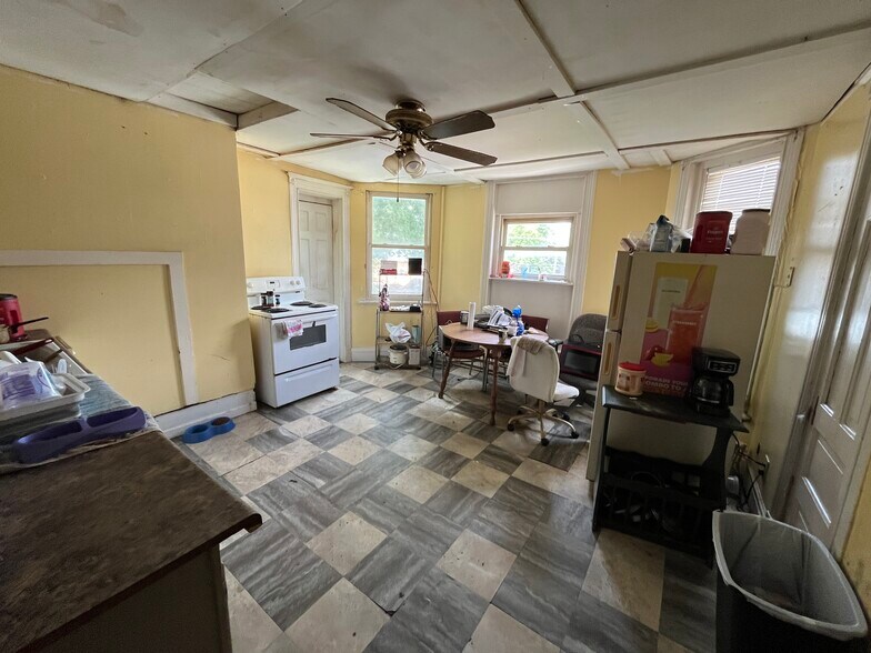 More Photos Of 201 W Prairie St, Pontiac Apartments For Sale