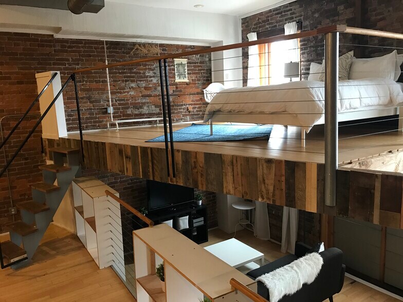 More Photos Of 311 Commercial St, Springfield Storefront Retail Residential For Sale