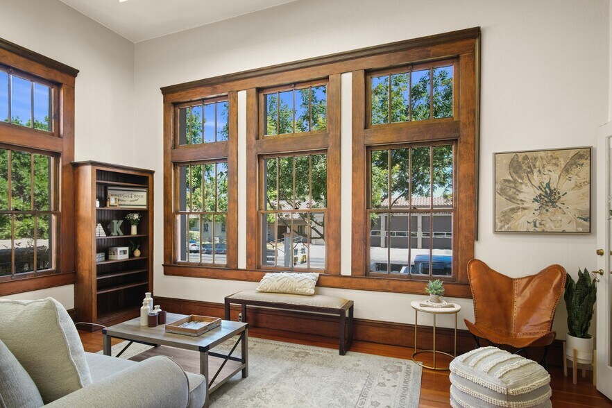 More Photos Of 355 W Las Palmas Ave, Patterson Office Residential For Sale