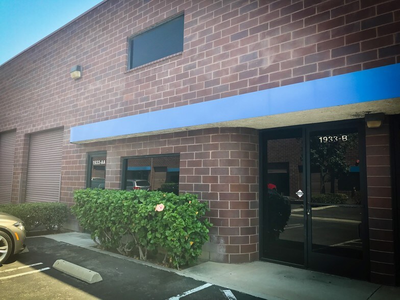 More Photos Of 1151-1159 Pomona Rd, Corona Warehouse For Lease