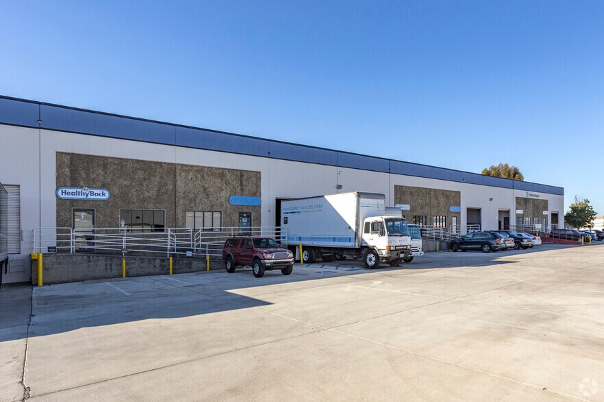More Photos Of 9369 Dowdy Dr, San Diego Distribution For Lease