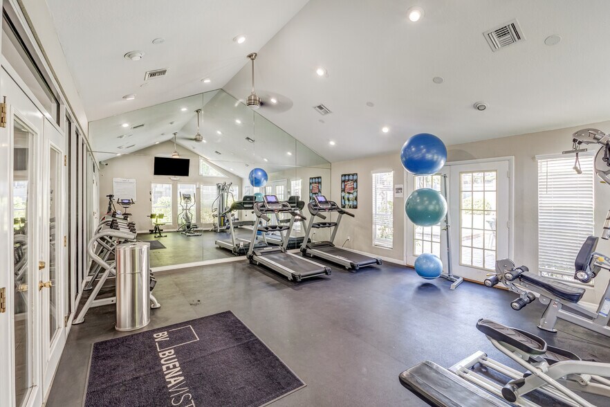 More Photos Of 4610 N Armenia Ave, Tampa Apartments For Sale