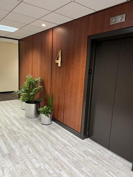 More Photos Of 4801 E Independence Blvd, Charlotte Office For Lease