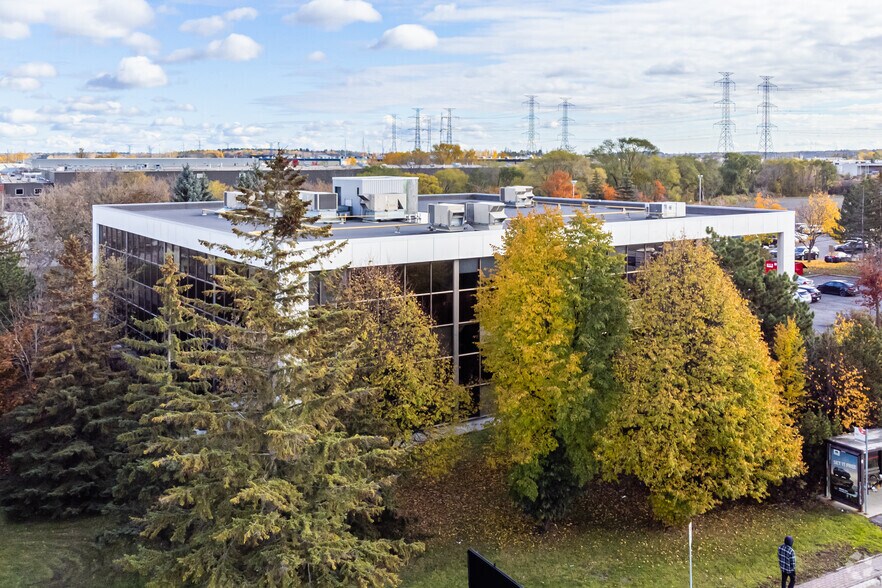 More Photos Of 2255 St Laurent Blvd, Ottawa Office For Lease