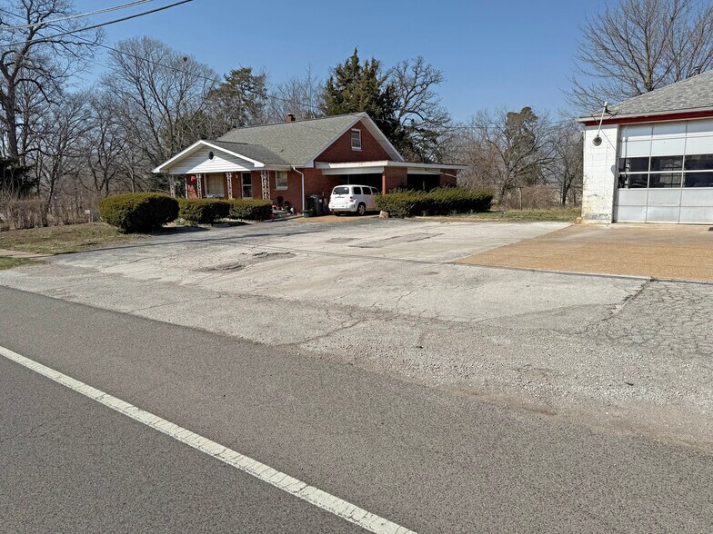 More Photos Of 433 W Market St, Red Bud Land For Sale