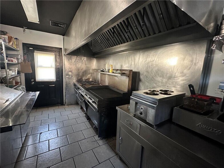 More Photos Of 7 Lehigh St, Catasauqua Restaurant For Sale