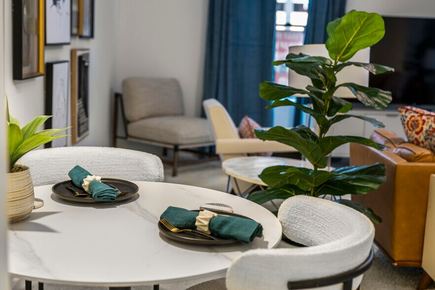 More Photos Of 9-13 Broadway St, Asheville Storefront Retail Office For Sale