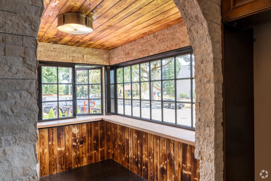 More Photos Of 10910 NE Fourth Plain Blvd, Vancouver Office For Lease