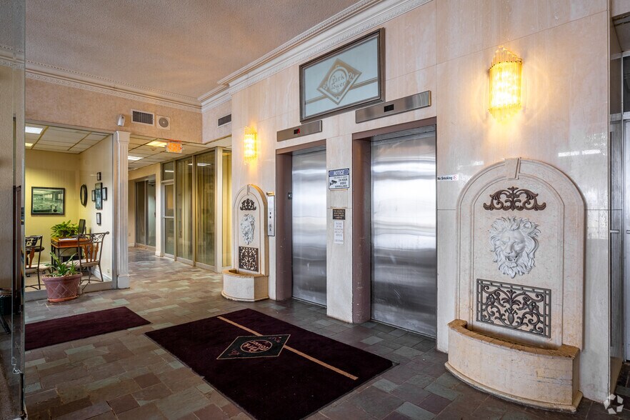 More Photos Of 1617 27th St, Lubbock Apartments For Sale