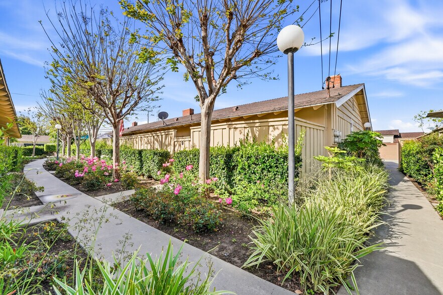 More Photos Of 3221 W Ball Rd, Anaheim Apartments For Sale