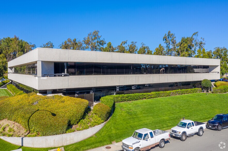 More Photos Of 5120 Shoreham Pl, San Diego Office For Sale