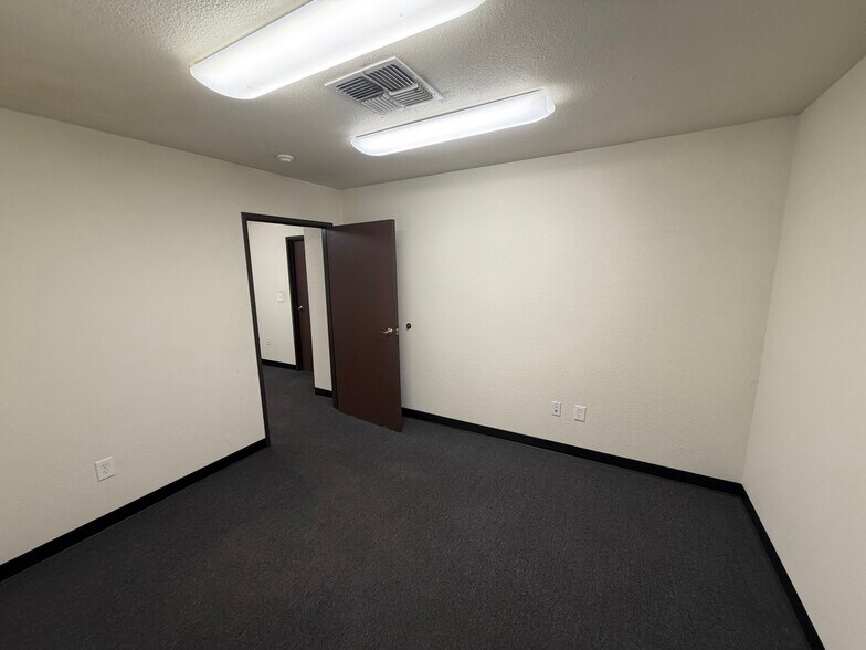 More Photos Of 11419 White Rock Rd, Rancho Cordova Warehouse For Lease