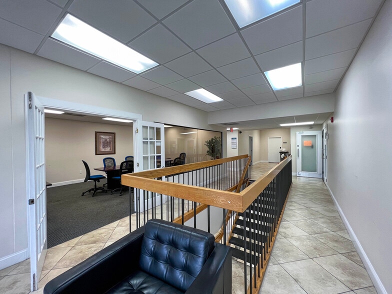 More Photos Of 5118 N 56th St, Tampa Office For Lease