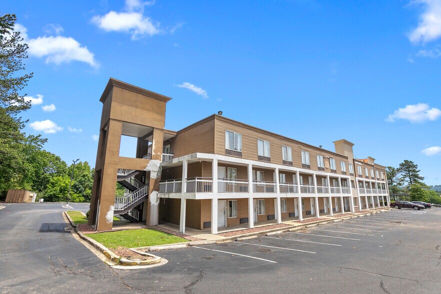 More Photos Of 155 Vulcan Rd, Birmingham Hotel For Sale