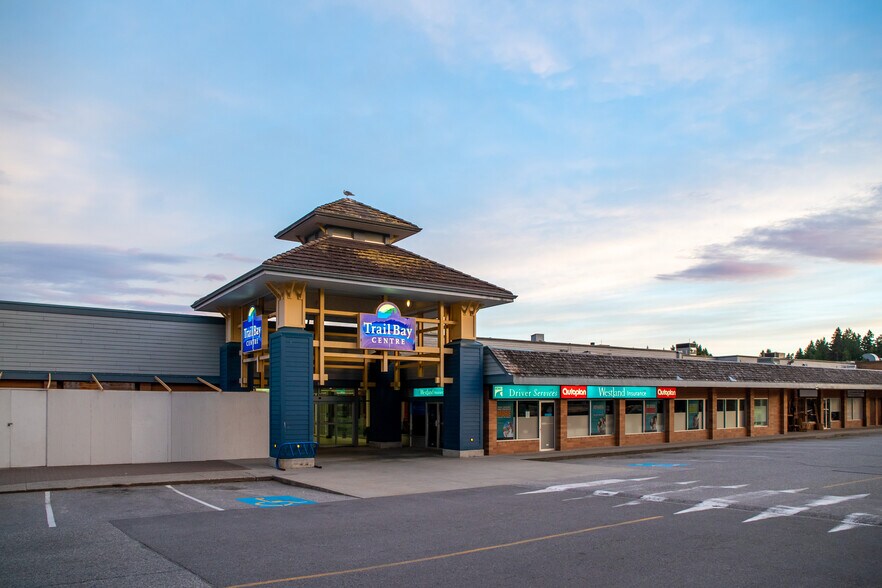 Primary Photo Of 5755 Cowrie St, Sechelt Storefront For Lease