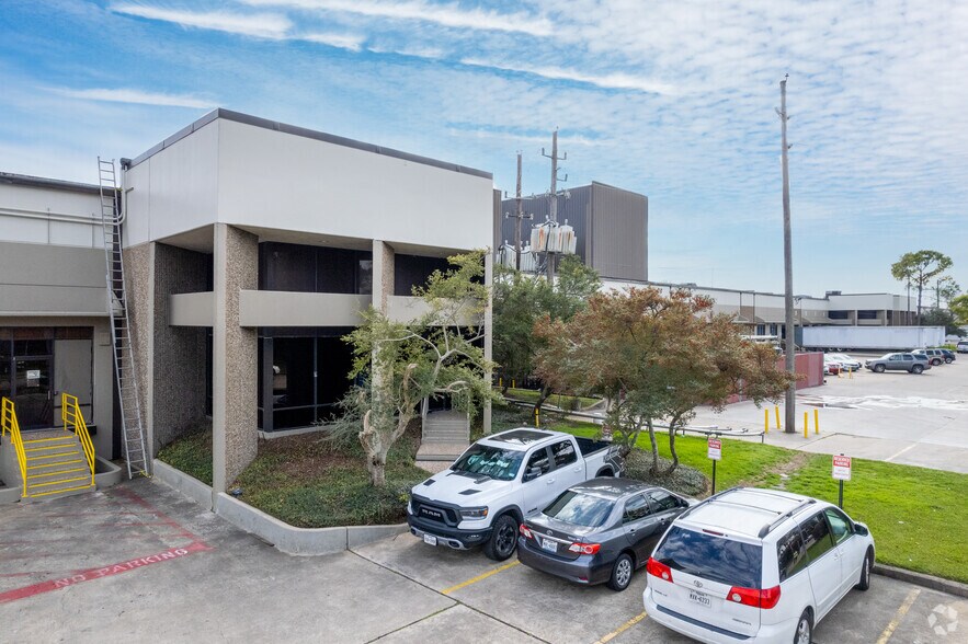 Primary Photo Of 9200-9230 Baythorne Dr, Houston Unknown For Lease