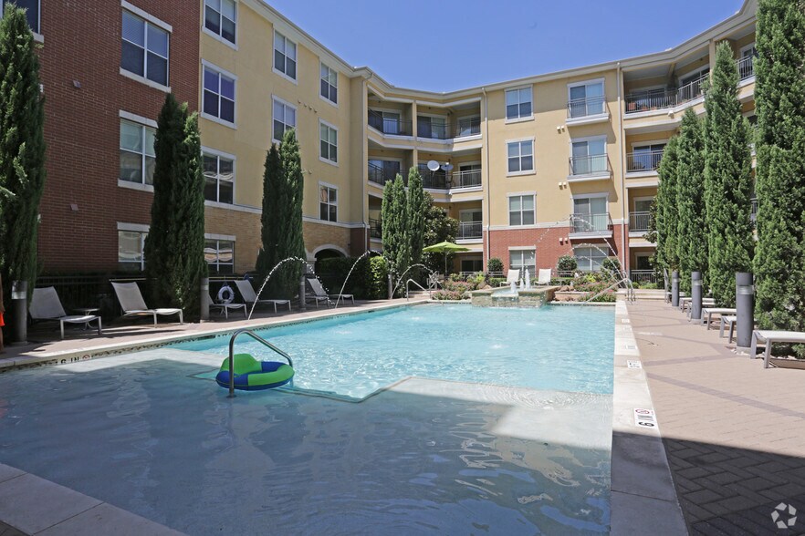 More Photos Of 744 Brick Row, Richardson Apartments For Lease