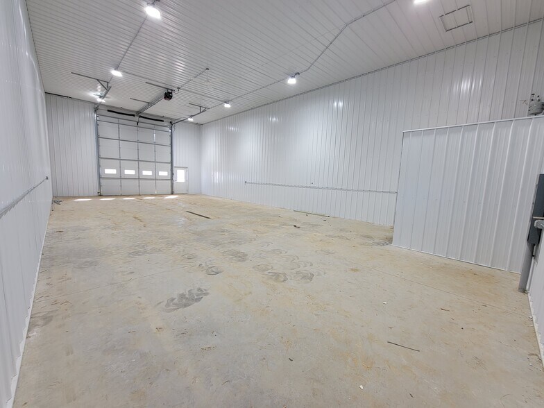 More Photos Of 46621 SD Highway 38, Hartford Warehouse For Lease