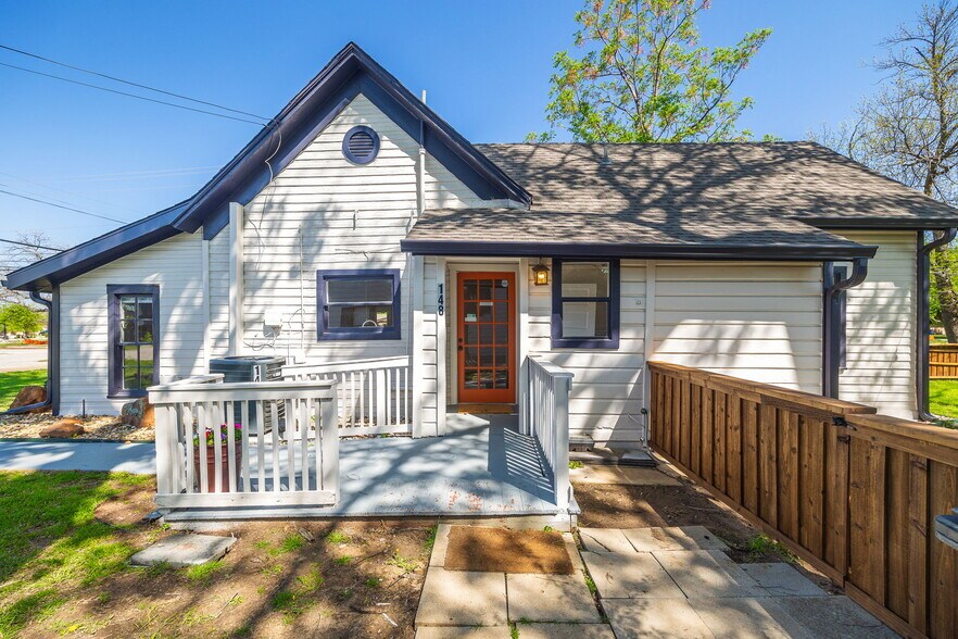 More Photos Of 148 Elm St, Keller Freestanding For Sale