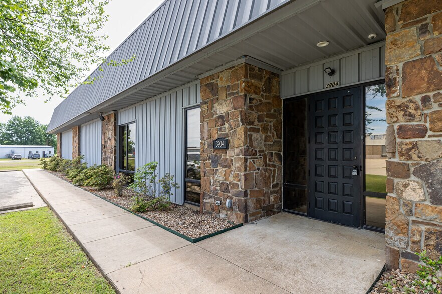 More Photos Of 3904 Ayers Rd, Fort Smith Warehouse For Lease