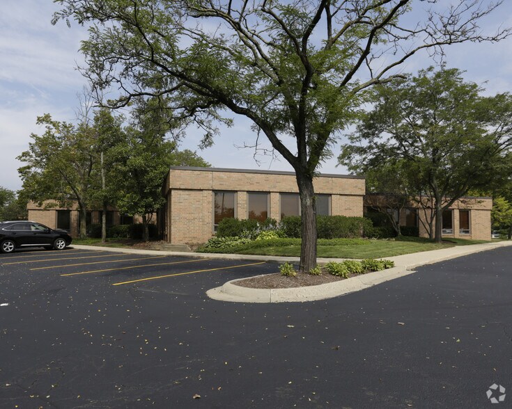 More Photos Of 2201-2231 Lakeside Dr, Bannockburn Office For Lease