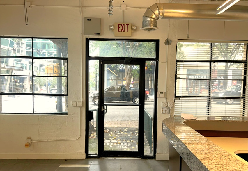 More Photos Of 900 Peachtree St NE, Atlanta Apartments For Lease