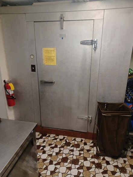 More Photos Of 3901 Frankford Ave, Philadelphia Restaurant For Sale