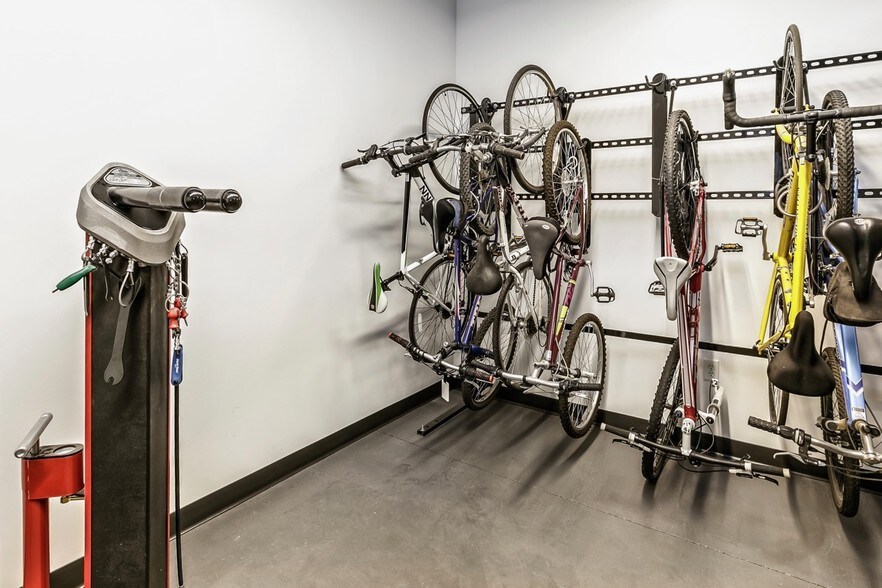 More Photos Of 1415 Cuming St NE, Omaha Apartments For Lease