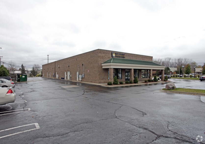 More Photos Of 1930-1988 N Opdyke Rd, Auburn Hills Storefront For Lease