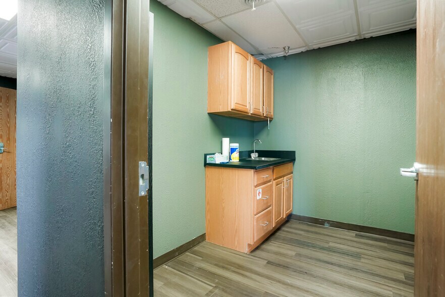 More Photos Of 5005 W 81st Pl, Westminster Office For Sale