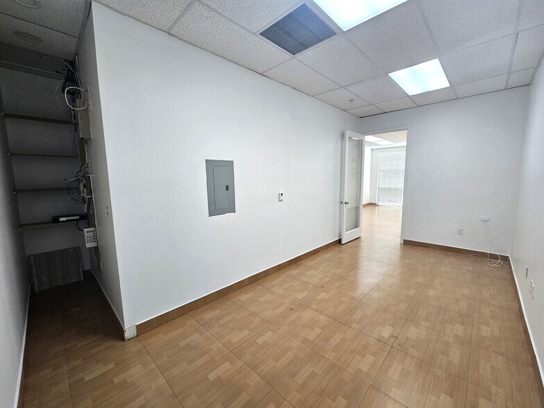 More Photos Of 3408 W 84th St, Hialeah Office For Lease