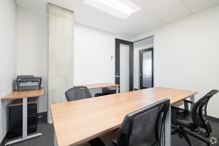 More Photos Of 1020 Rue Bouvier, Québec Coworking Space