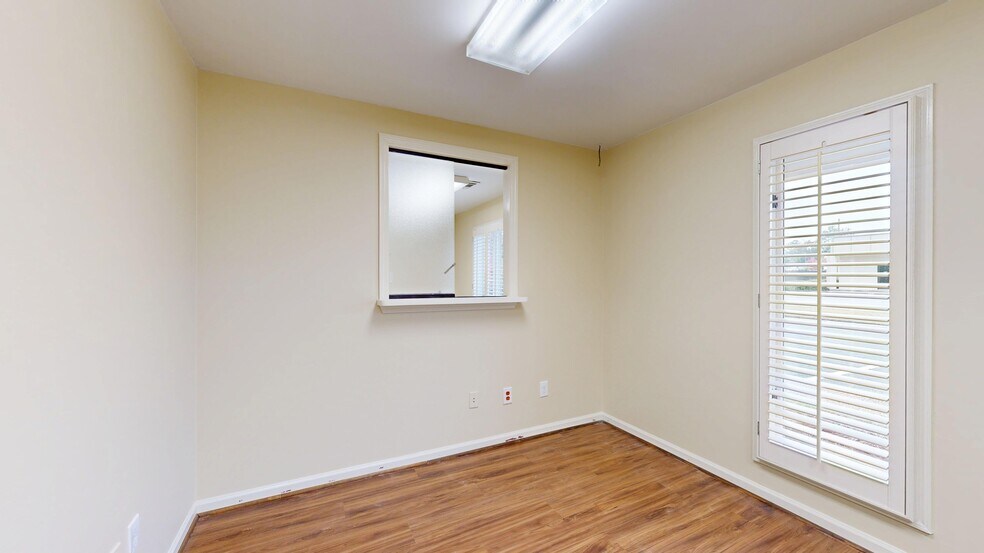 More Photos Of 1320 Wynnton Rd, Columbus Office For Lease