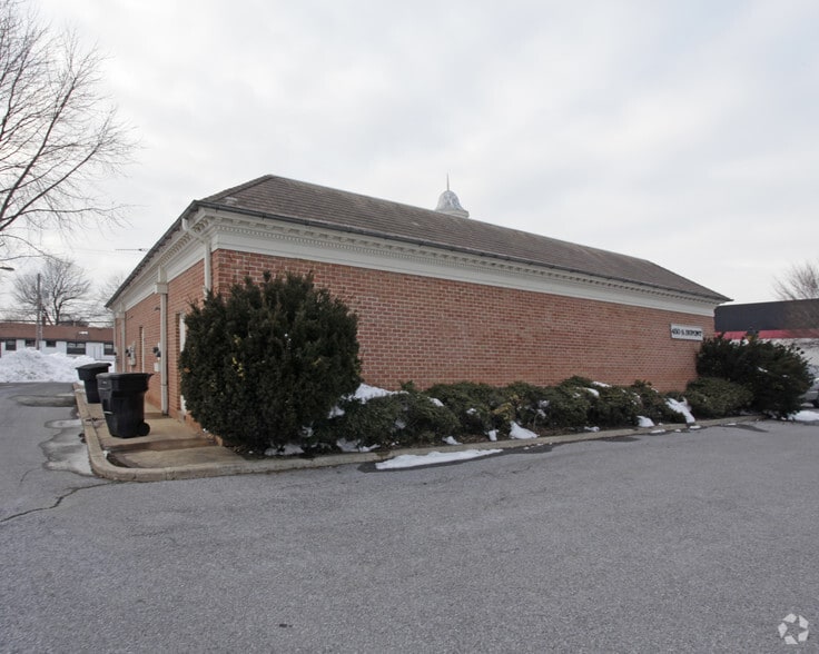 More Photos Of 450 S Dupont Hwy, Dover Freestanding For Lease