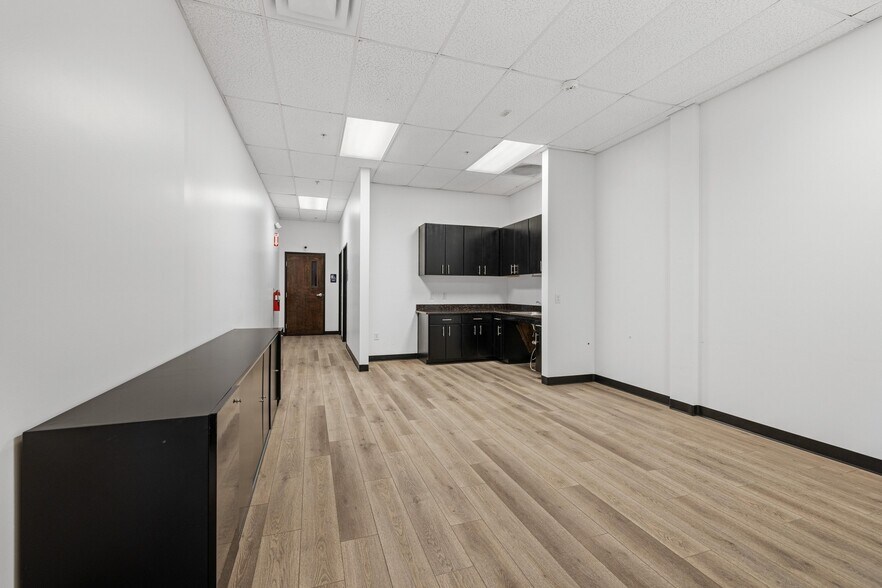 More Photos Of 190 N Bagdad Rd, Leander Unknown For Lease