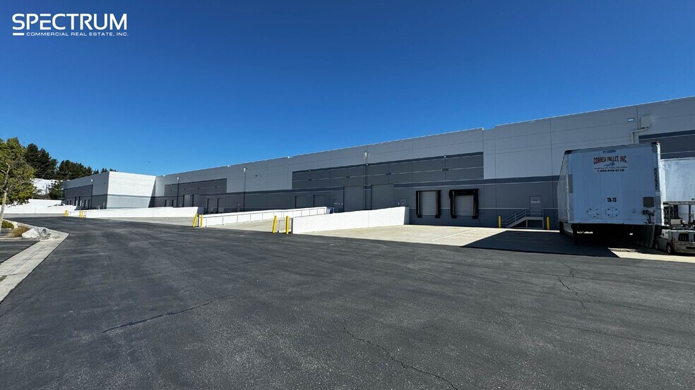 More Photos Of 28361-28385 Constellation Rd, Valencia Manufacturing For Lease