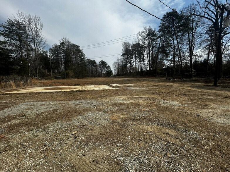 More Photos Of 1021 Tarrant Rd, Greensboro Land For Lease
