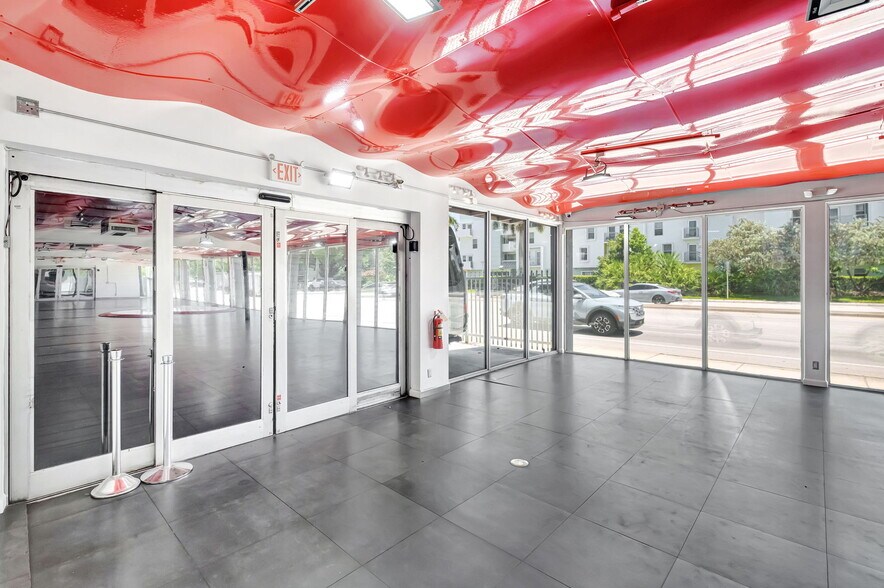More Photos Of 925 W Broward Blvd, Fort Lauderdale Auto Dealership For Lease