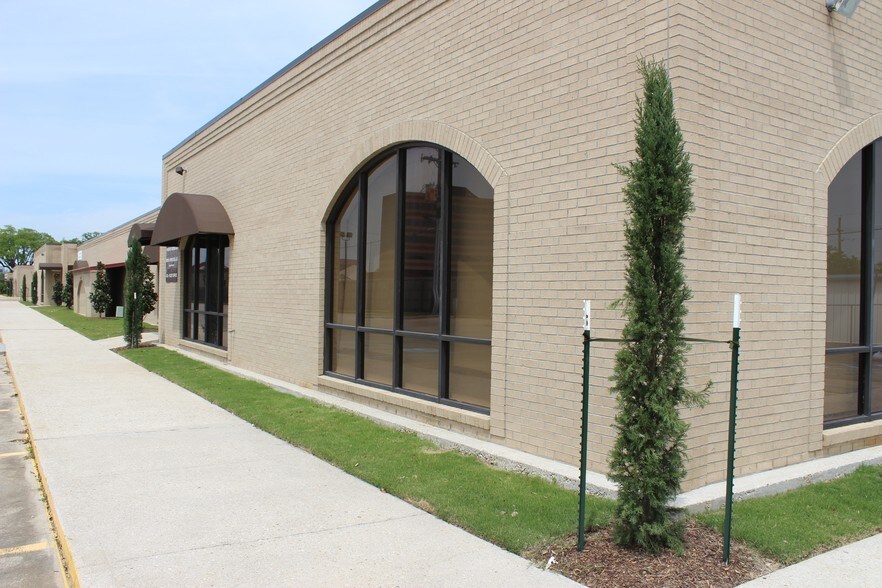More Photos Of 5207-5212 Essen Ln, Baton Rouge Medical For Lease
