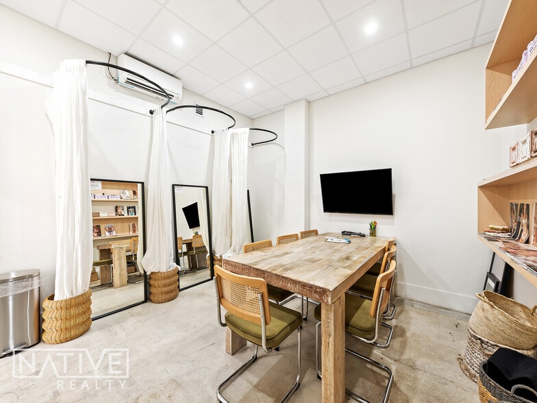 More Photos Of 530 NE 13th St, Fort Lauderdale Flex For Lease